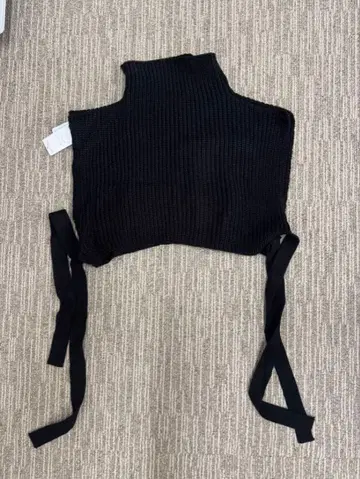 블랙 슬리브리스 니트 M 사이즈
