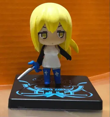 아이즈 발렌슈타인 피규어