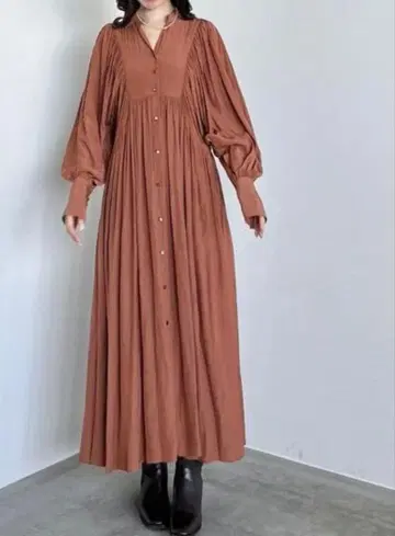 미사용 새상품 COCODEAL 볼륨 슬리브 개더 원피스 테라코타