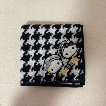 헬로키티 흑백 걸리시 쌍둥이 코디 타월 핸드 타월
