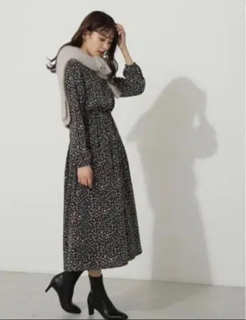 셔링 플라워 프린트 원피스 NATURAL BEAUTY BASIC