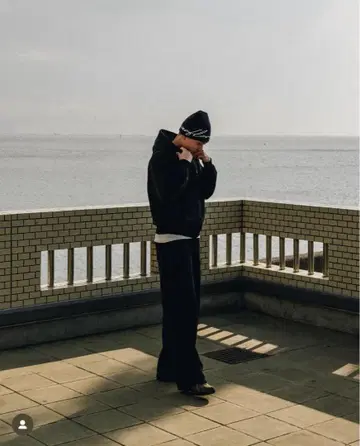 요-씨 착용 맨투맨 셋업