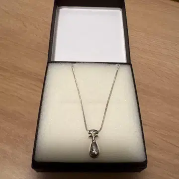 ear 목걸이 길이 조정 가능