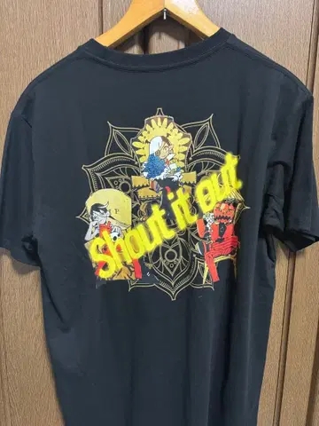 Ado Shout it out 티셔츠 블랙