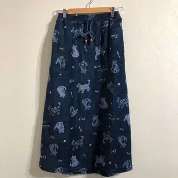 노브랜드 네이비 스커트 새상품급