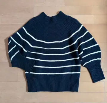 그레디 브릴리언트 AutieF 네이비와 화이트 스트라이프 니트