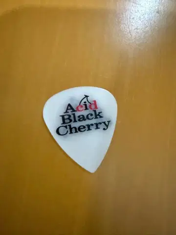 Acid Black Cherry 피크