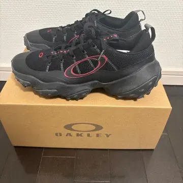 OAKLEY 블랙/레드 스니커즈