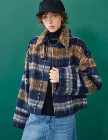 DOUX ARCHIVES 샤기 체크 숏코트