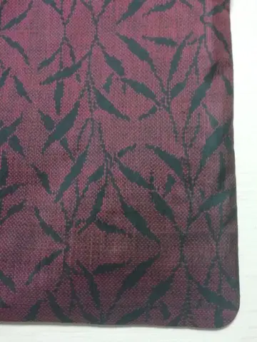 오시마 명주 와인 레드 바탕에 블랙 잎사귀 무늬 기모노 새상품