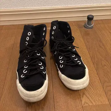 블랙 하이컷 스니커즈