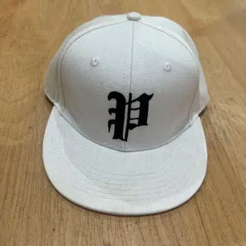 PHAT TRINK 화이트 캡