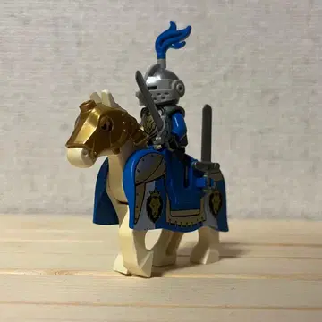 [정품] LEGO 라이온 기사 와 갑옷 말 (신) 성 시리즈 미니 피규어