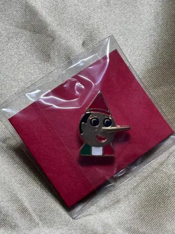 피노키오와 스쿠데트의 핀 배지 이탈리아제