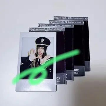 0.1g의 오산 마사키 다이스케 폴라로이드