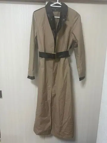 리젝시 트렌치코트