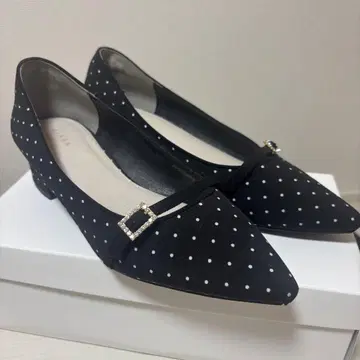 RANDA 비쥬 버클 스틸레토 펌프스