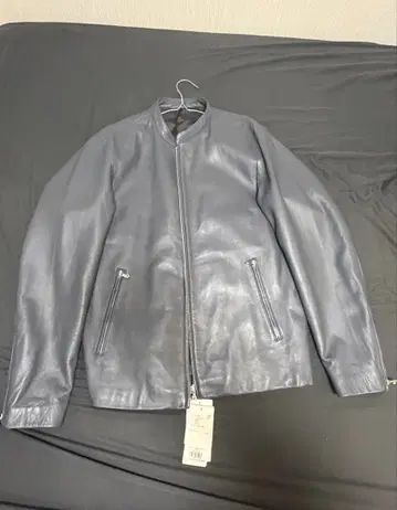 다크 그레이 가죽 싱글 라이더 자켓