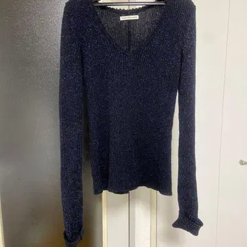 AKANE UTSUNOMIYA 네이비 V넥 니트