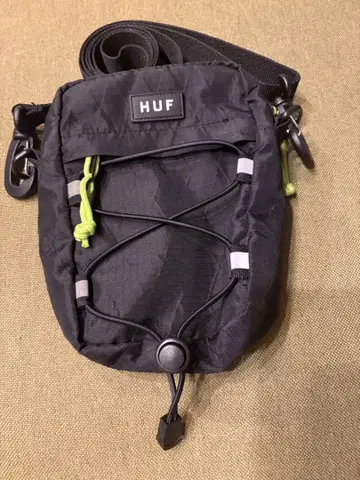 HUF 블랙 숄더백