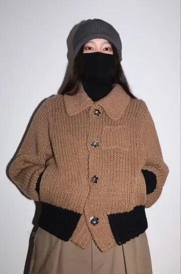 새상품 OUAT META KNIT 니트 가디건