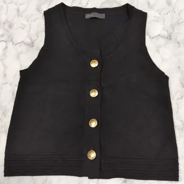 새상품급 NOBLE 노블 베스트 니트 골드 버튼