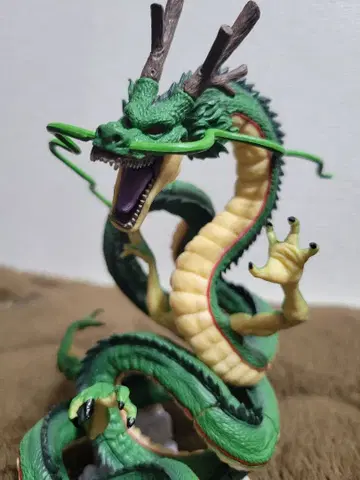 신룡 피규어