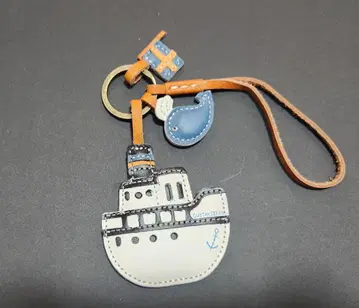 겐텐 x 리사 라슨 와쿠와쿠 참 소가죽 보트