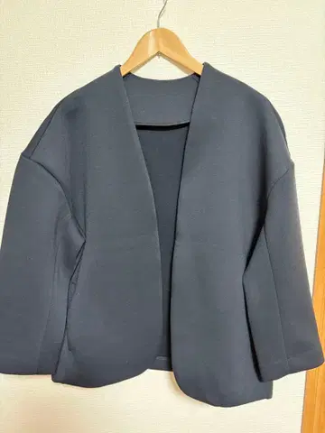 새상품 OMNES 네이비 노카라 자켓