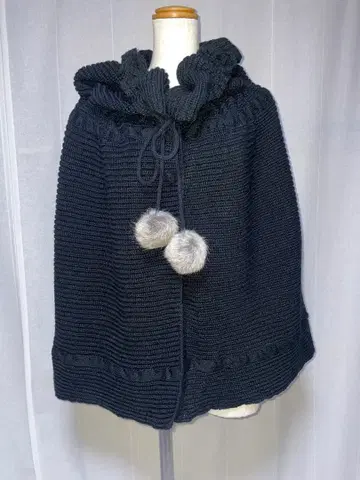 새상품급*미사용*폼폼 판초 블랙 니트