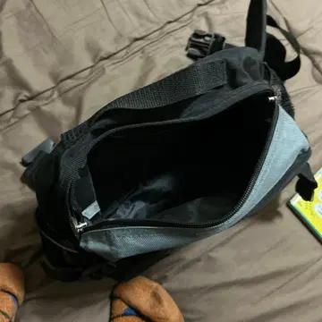 클라이밍용 블랙 바디백