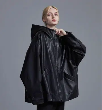 Loose 드레이프 오버 모드 마운틴 파카 블랙