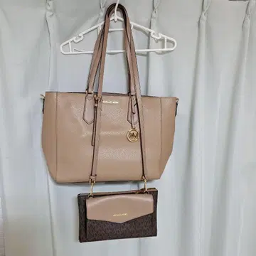 MICHAEL KORS 베이지 토트백 파우치 포함