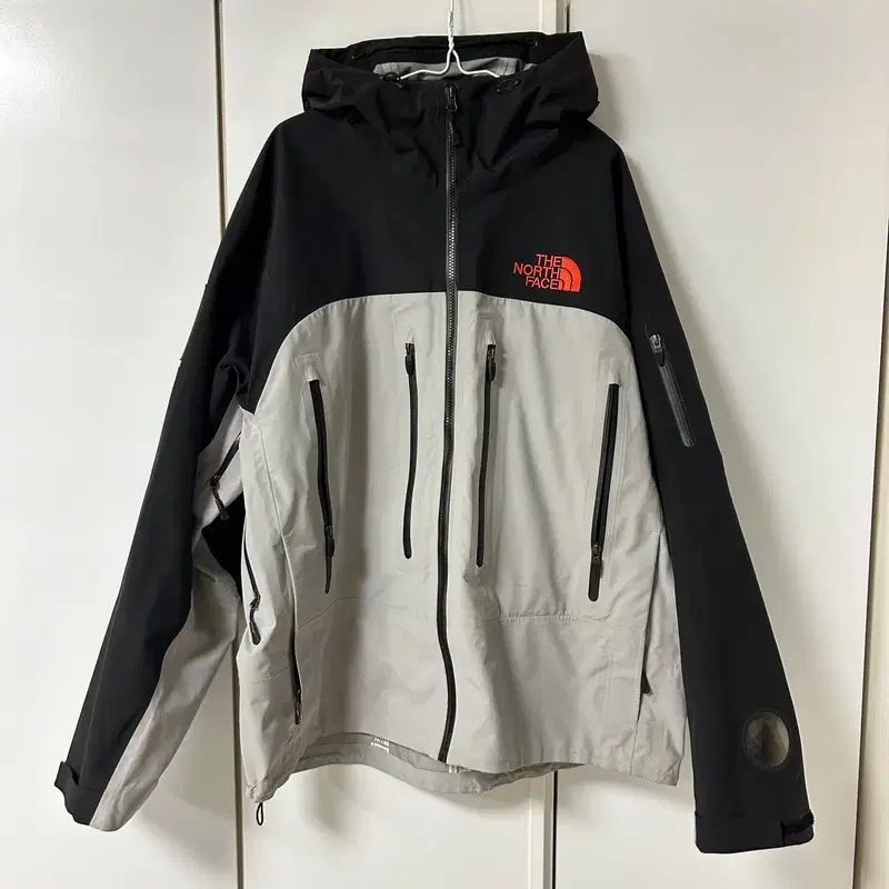 슈프림X노스페이스 테입드 심 쉘 자켓 그레이 - 22FW - XL