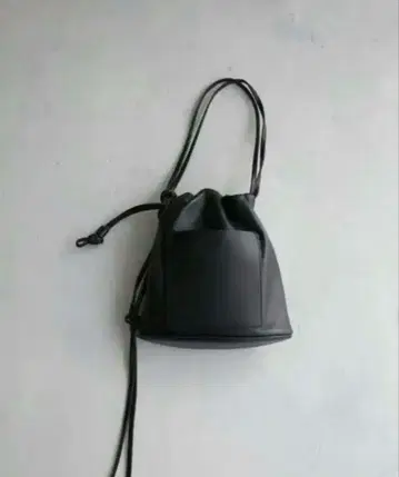 라포드 제므 블랙 가죽 복조리형 숄더백