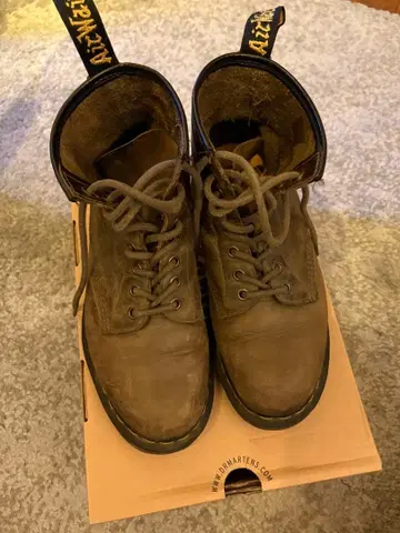 닥터 마틴 가죽 부츠 25cm