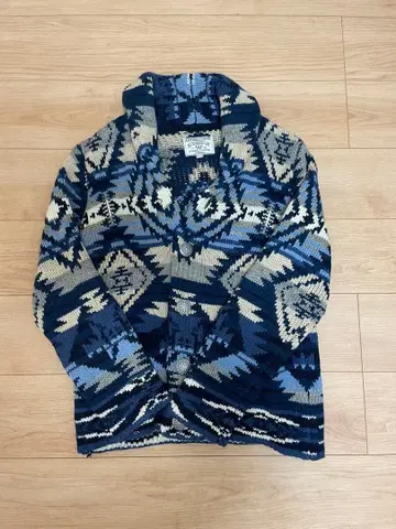 베이플로우 기하학 패턴 니트 가디건 블루 계열