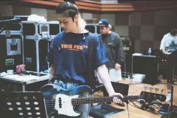 [Alexandros] 알렉산드로스 THIS FES 티셔츠 M