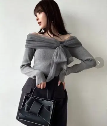 [12/31] FRAY I.D 프레이 아이디 튤 콤비 오프숄더 니트