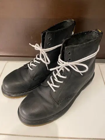 닥터 마틴 8홀 US9M