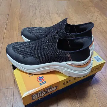 착용 1회 [ 스케쳐스 ] 슬립인즈 (24.0)