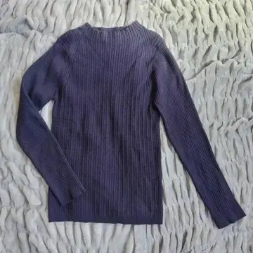 선착순 인디비 긴팔 니트탑 리브 원단 M 사이즈 네이비