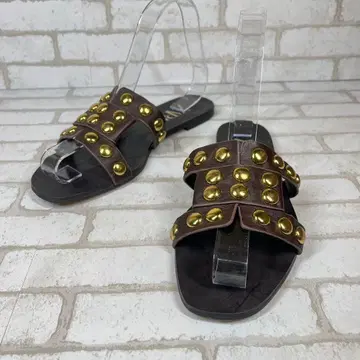 [ 새상품급 ] ZARA 자라 스터드 장식 플랫 샌들 리얼 가죽