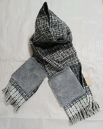 [ 구매 가격의 반값 이하 ] 미사용 새상품  스톨 퍼 포켓 포함