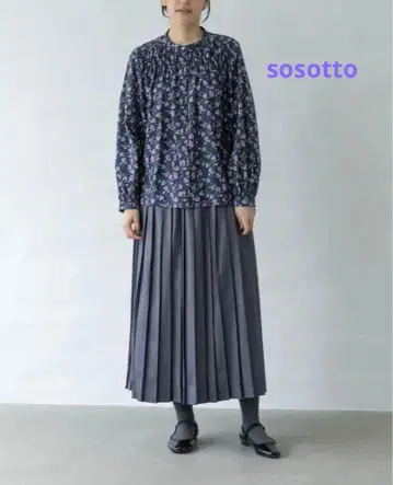 새상품 LIBERTY 타나론 가슴 셔링 블라우스