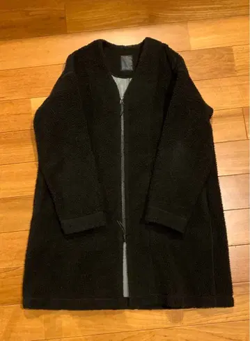 누메랄즈 보아 롱 자켓 블랙