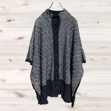 귀여운 Liz Claiborne 버튼 부착 후디 니트 판초 가디건