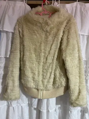 TSUMORI CHISATO 크림 퍼 점퍼