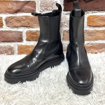 새상품급 ZARA 자라 트랙 밑창 사이드 고어 숏부츠 가죽 36