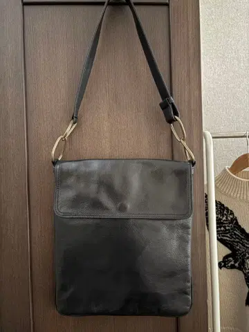 드리스 반 노튼 가죽 백 아카이브